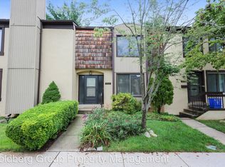 10664 Muirfield Dr, Rockville, MD 20854