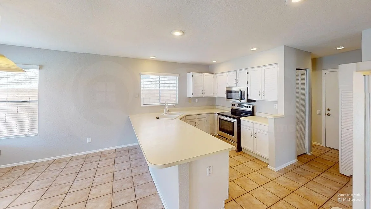 3 bed, 2.5 bath, 1378 sqft, $2,299 — Photo 3