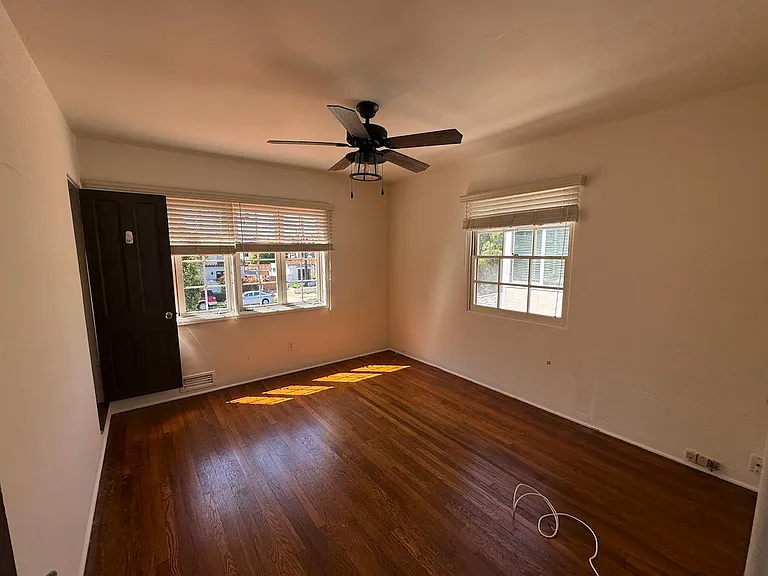 477 E Ave — Photo 13