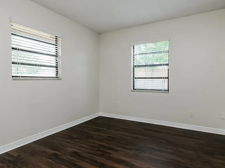5219 Ardmore Dr — Photo 17