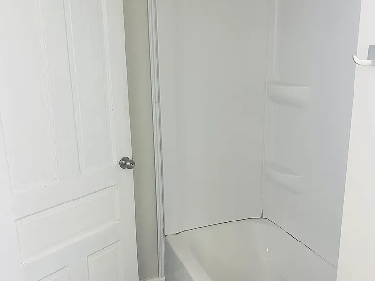 8742 S Buffalo Ave — Photo 7