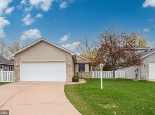 5674 Heather Ridge Dr, Shoreview, MN 55126