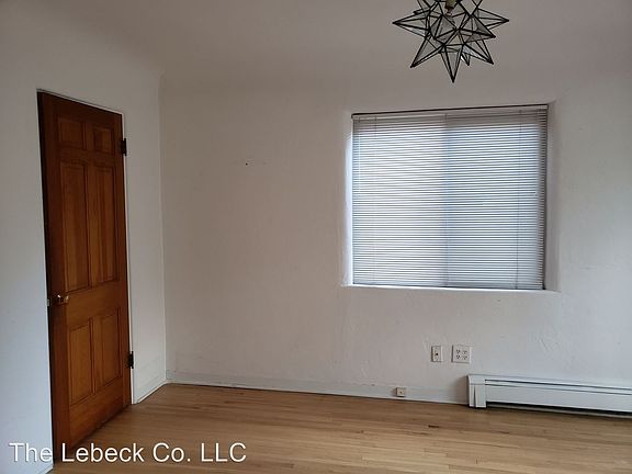 3rd image of 607 Vassar Dr NE