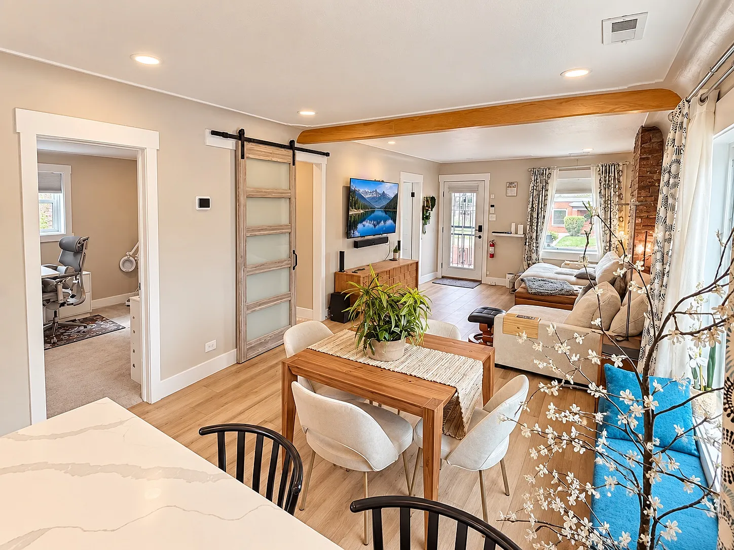 2 bed, 1000 sqft, $3,250 — Photo 4