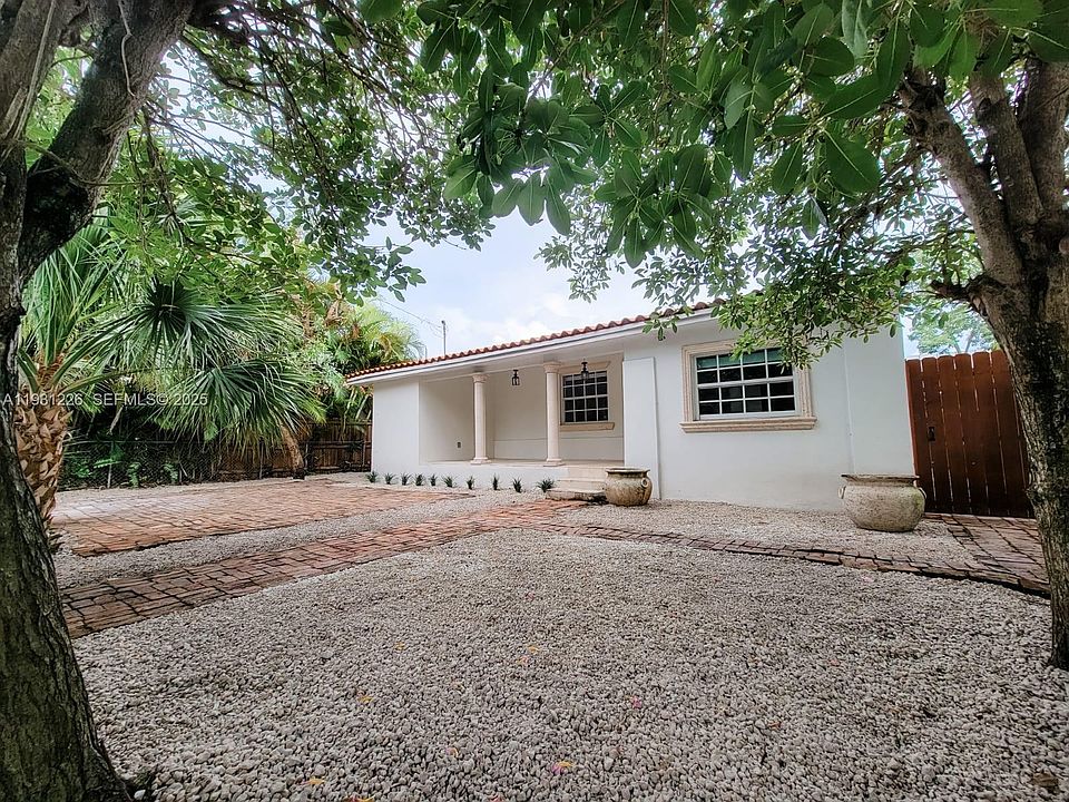 1st image of 3685 SW 1st Ave