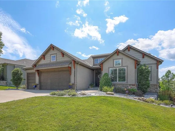 9408 Pinnacle St, Lenexa, KS 66220