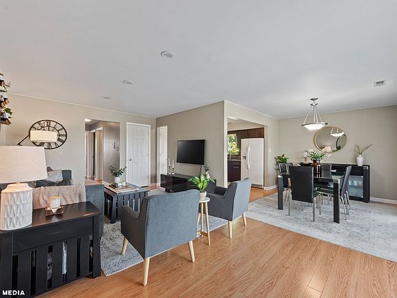 3rd image of 7302 Evergreen Dr #5-3D