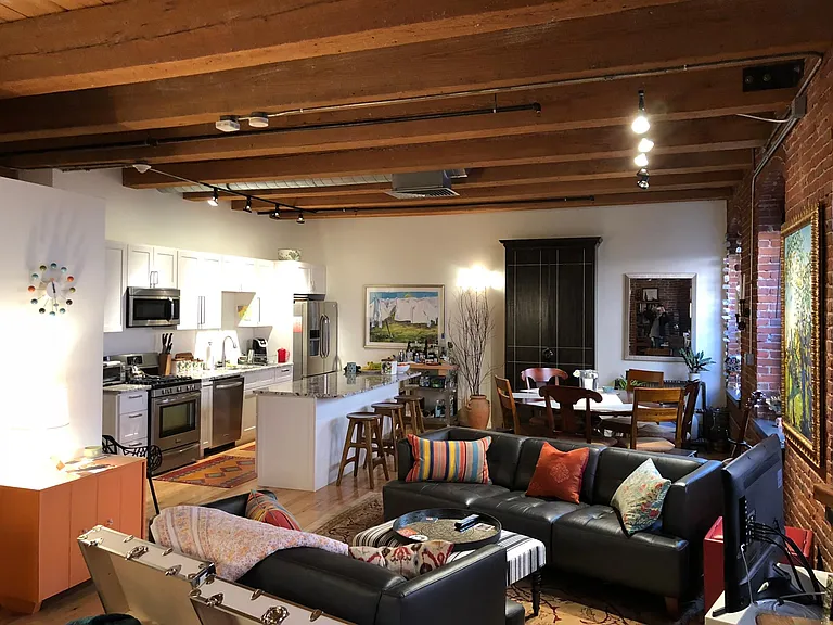 21 Wormwood St #321 — Photo 8