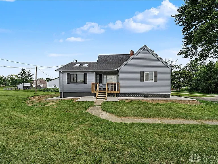 7195 Singer Rd — Photo 2