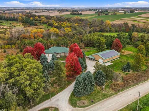 1962 140th St, Wellman, IA 52356