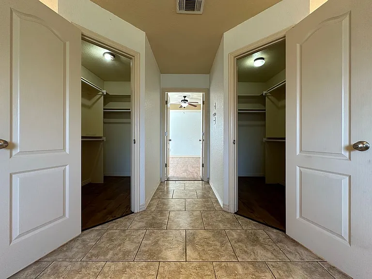 612 Windbrook Ct — Photo 18