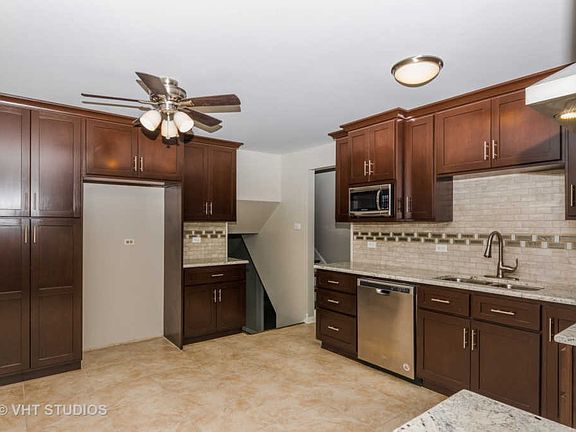 5th image of 17108 Cregier Ave