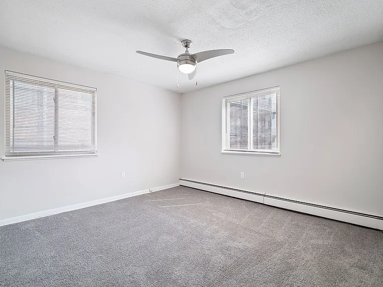 Coventry Mayfield Apartments — Photo 15