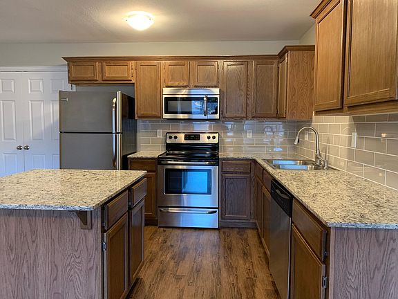 3rd image of 3000 SW Deerfield Blvd #2
