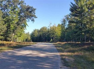 1 Hisper Cv, Houghton Lake, MI 48629
