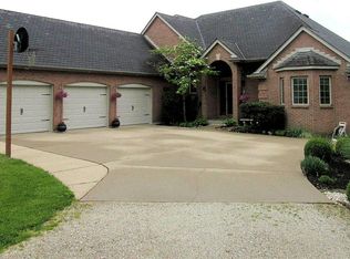 10188 Cherokee Ln, Aurora, IN 47001