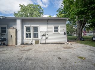 498 1/2 S Curtis Ave, Kankakee, IL 60901