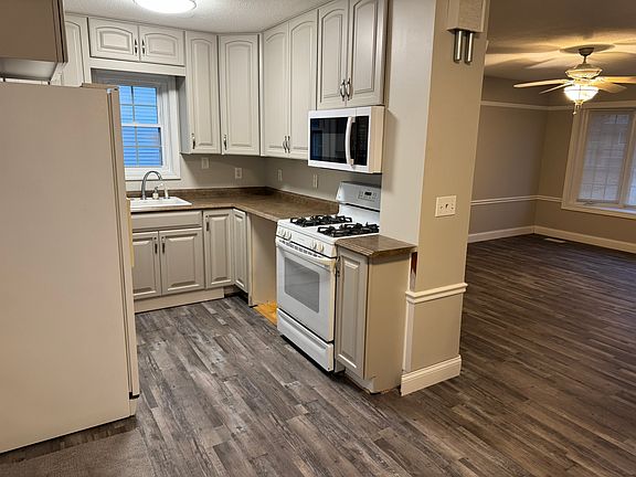 3rd image of 1868 Kings Dr