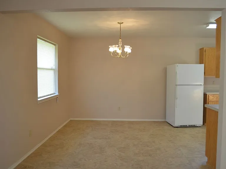3006 Gus Dr — Photo 4