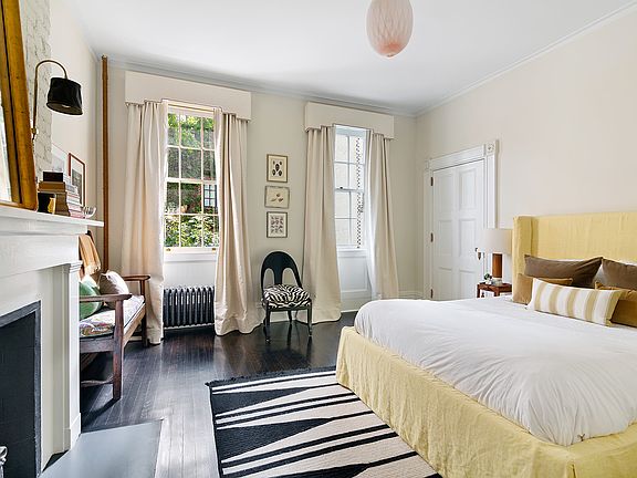 4th image of 29 Bethune St #2