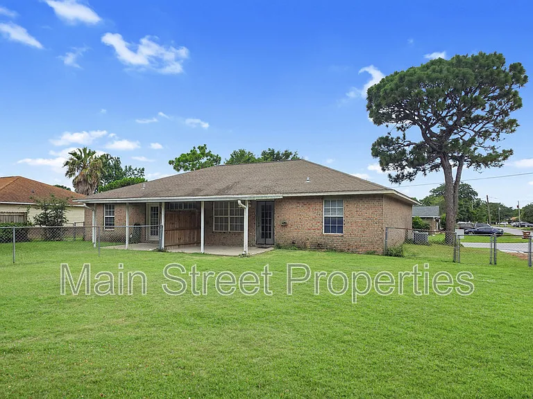 3359 Greenbriar Cir #A — Photo 18