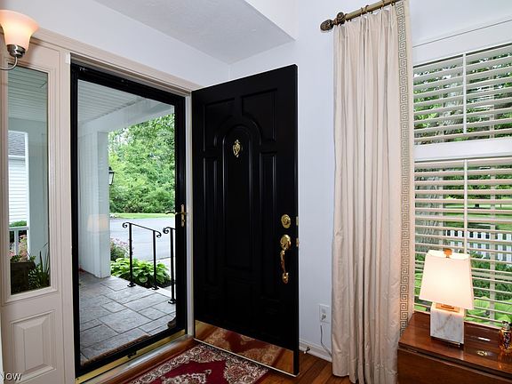 4th image of 120 Manor Brook Dr