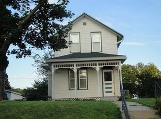 504 Parkway Ave S, Lanesboro, MN 55949