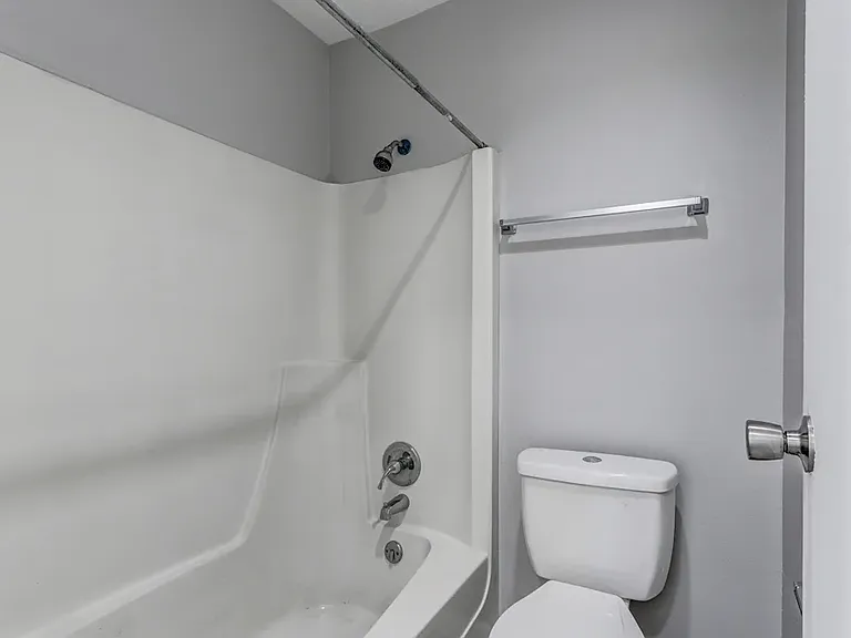 Englewood Villas & Residences — Photo 45