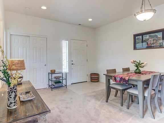 5th image of 937 Marble Hills Cir