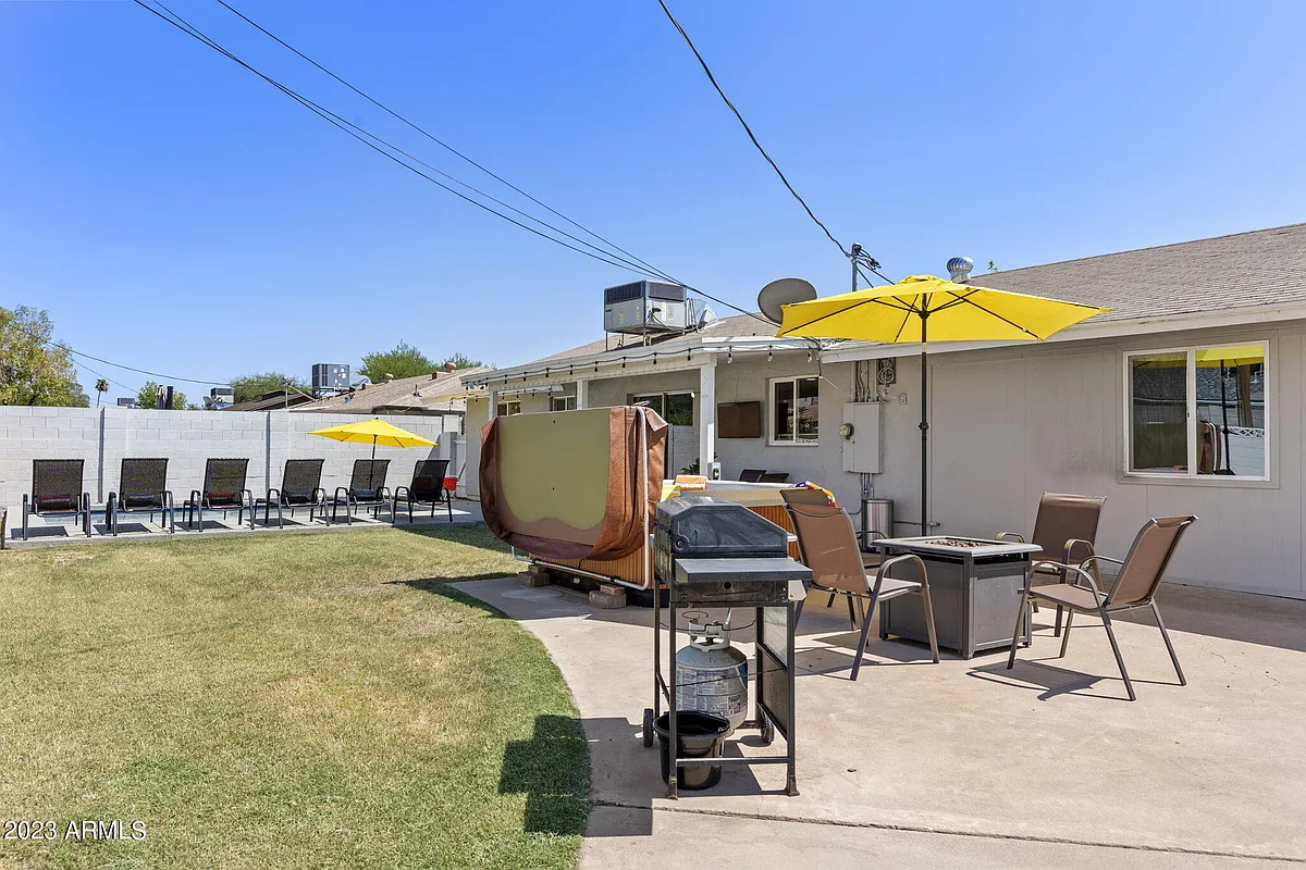 Building Photo - 8308 E Minnezona Ave