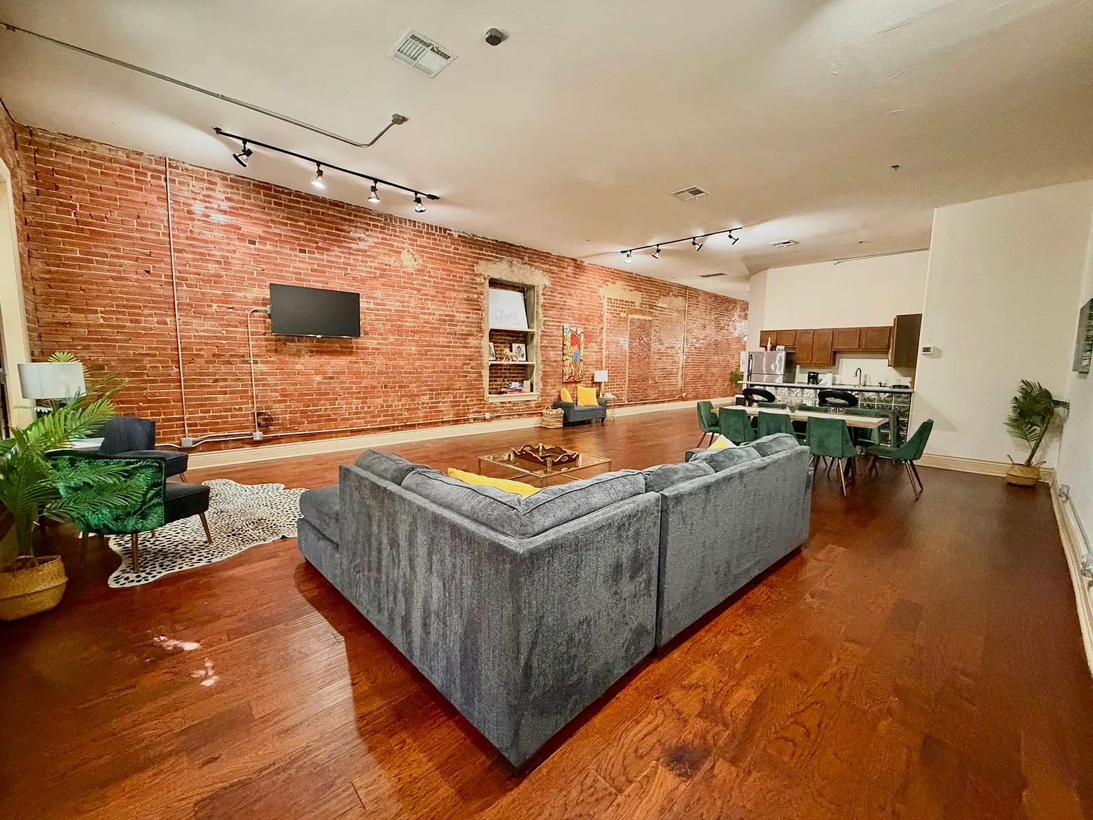 518 Colcord Dr — Photo 4