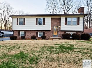 300 Oxford Dr, Martinsville, VA 24112