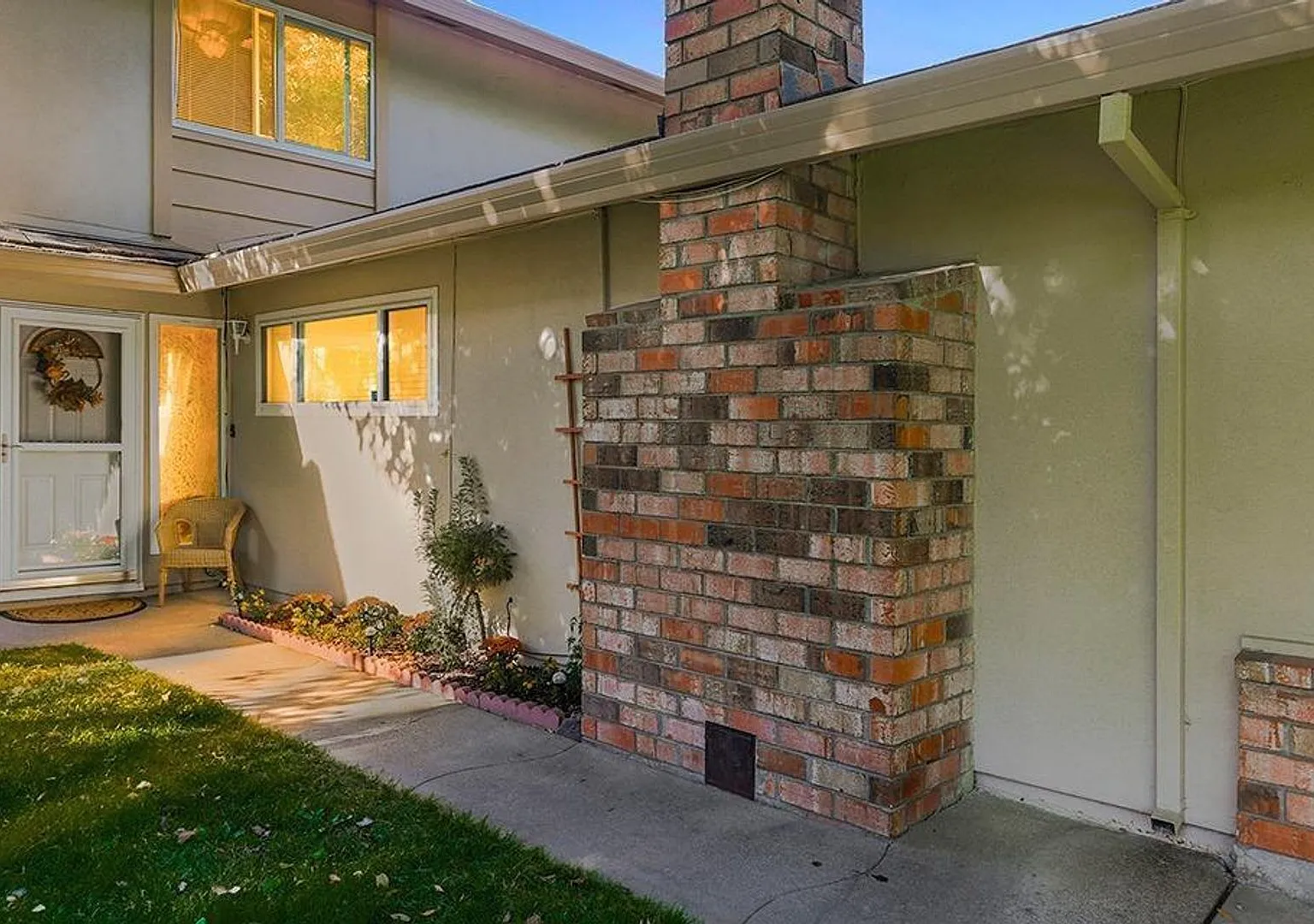 Madison Villa Condo Available Now — Photo 1