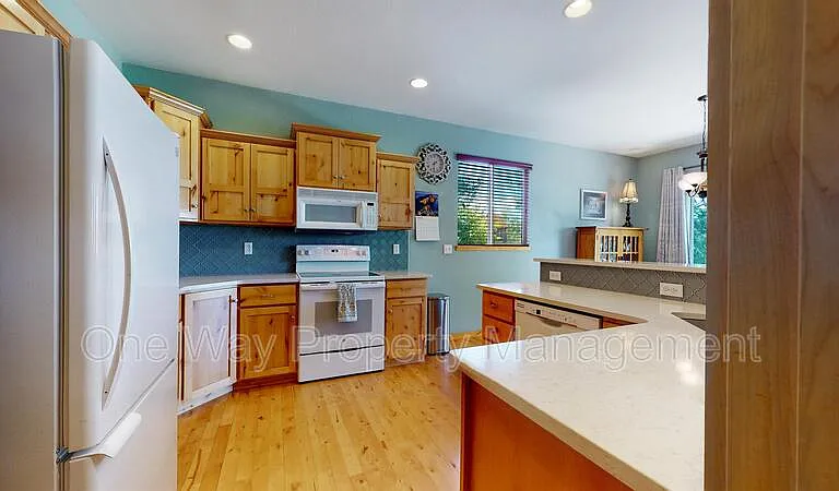 2393 W 46th St — Photo 15