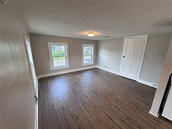 5th image of 5711 W Henrietta Rd