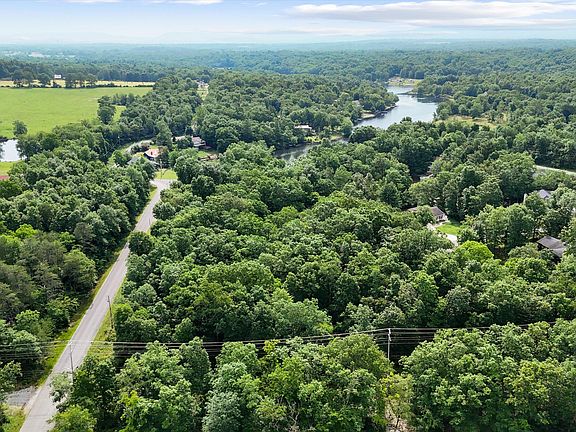 5th image of 1008 War Eagle Dr