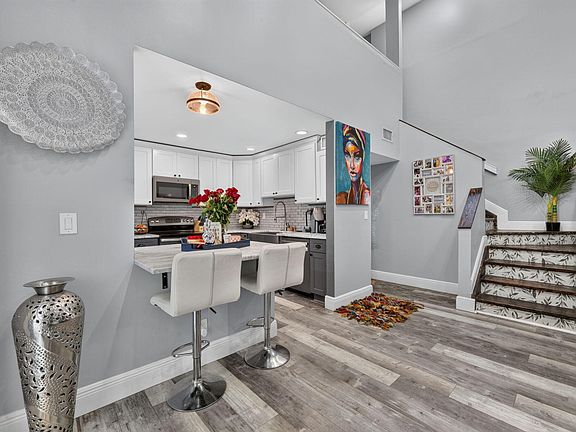 3rd image of 2242 NW 39TH Avenue