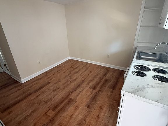 2nd image of 586 W Main St