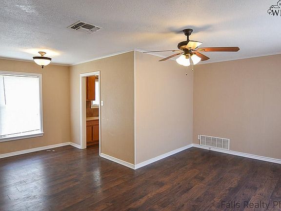 2nd image of 2933 Blankenship St