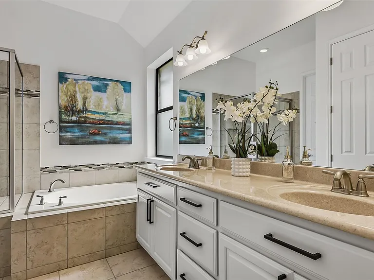 5501 Allamanda Dr — Photo 13