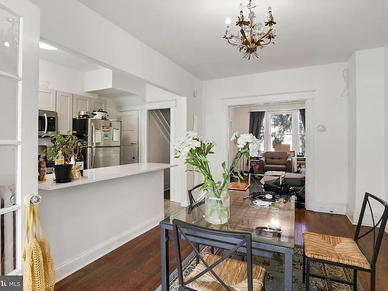 1006 Quebec Pl NW — Photo 3