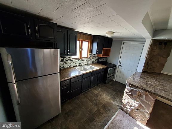 5th image of 244 E Colliery Ave