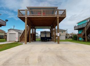 971 Fisherman Dr S, Crystal Beach, TX 77650