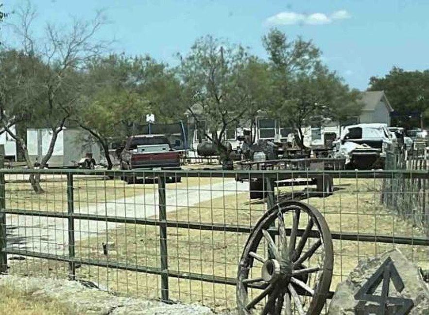 2nd image of 191 Cochise Trl