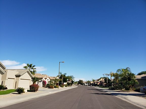 5th image of 14629 W Wilshire Dr