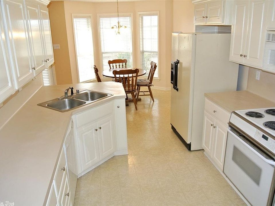 2nd image of 183 Deauville Dr