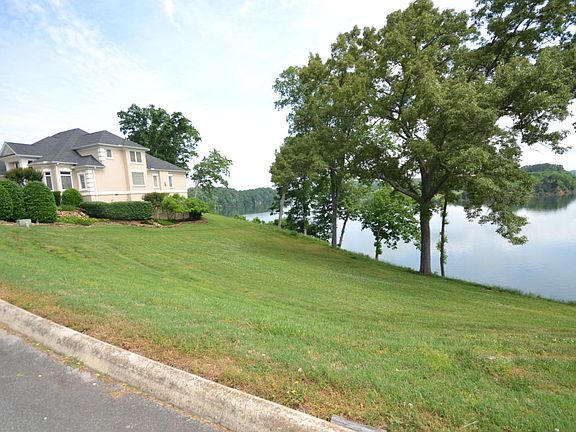 3rd image of 3946 Logans Landing Cir