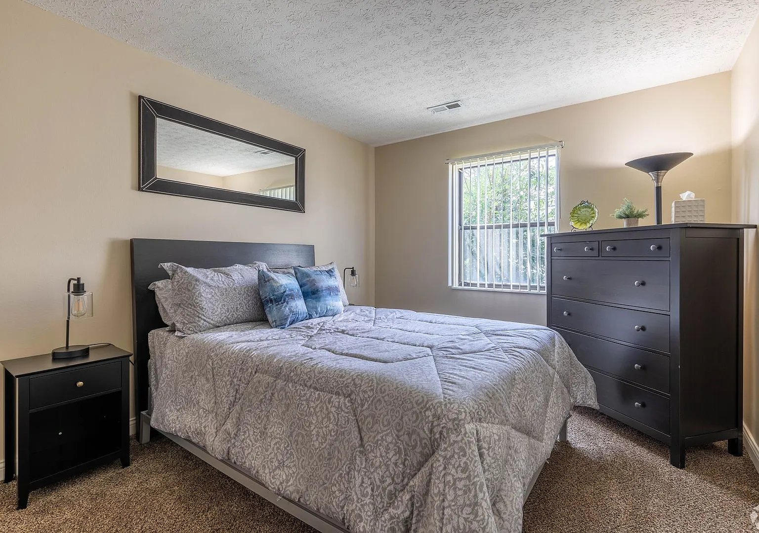 4391 Appian Way E — Photo 4