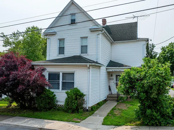 207 E 9th St, Bloomsburg, PA 17815