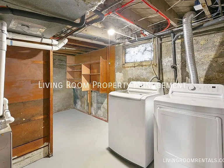 4137 NE 8th Ave — Photo 13